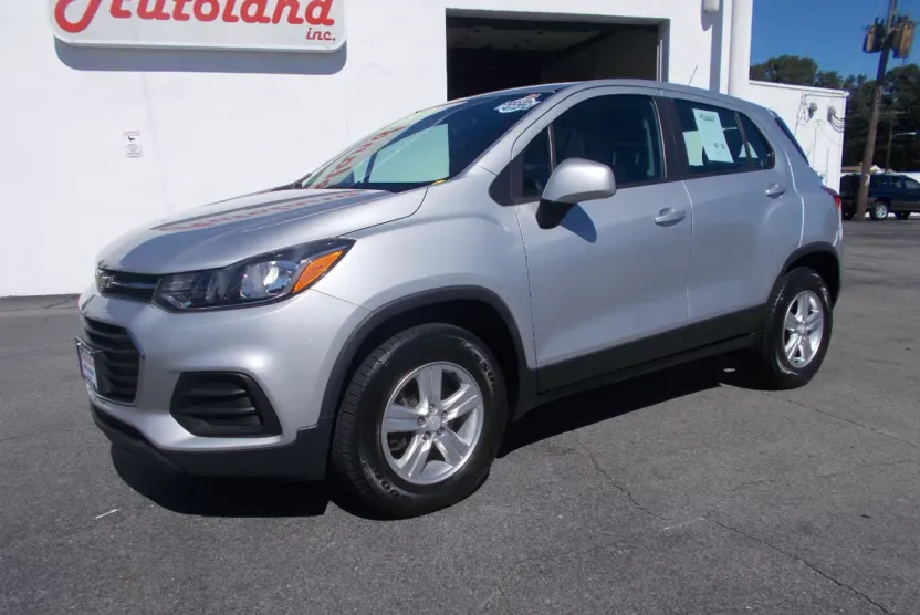 2017 Chevrolet Trax LS photo 1