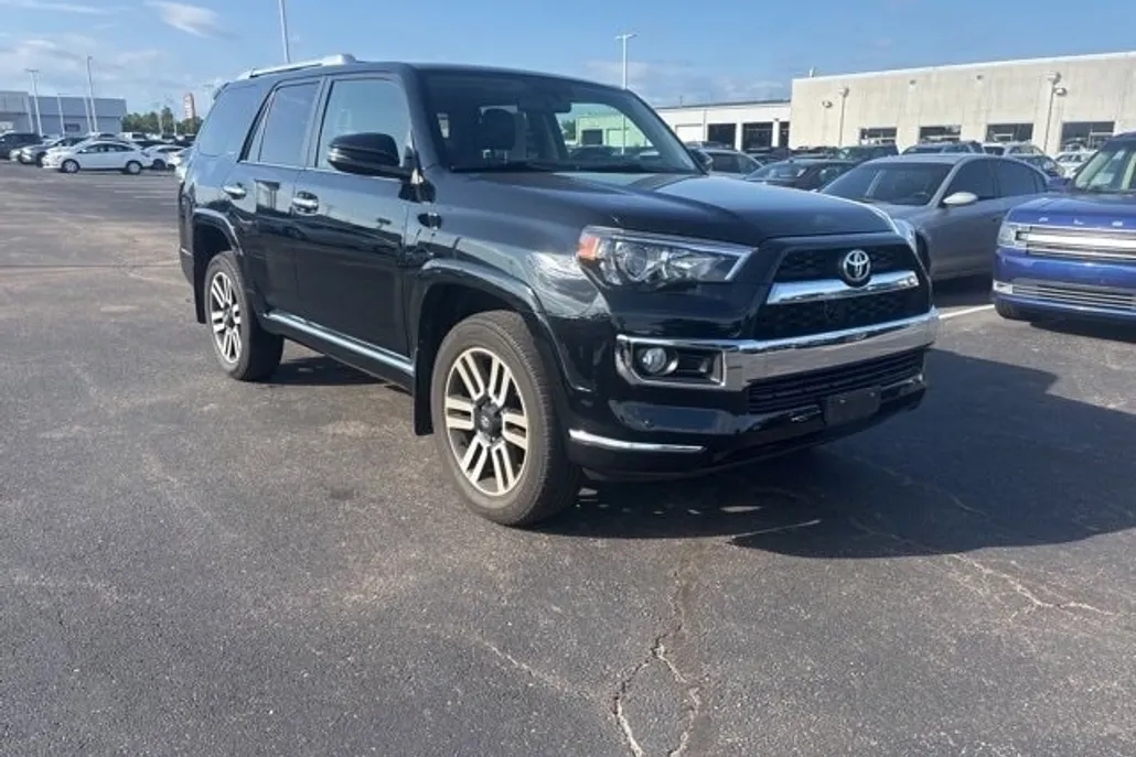 2018 Toyota 4Runner Limited photo 1