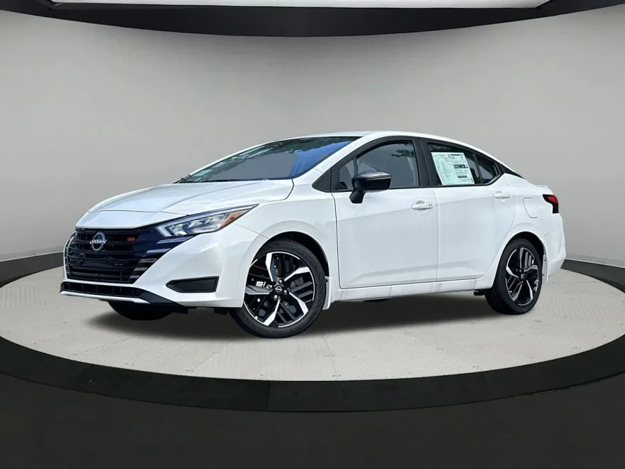 2025 Nissan Versa 1.6 SR photo 1