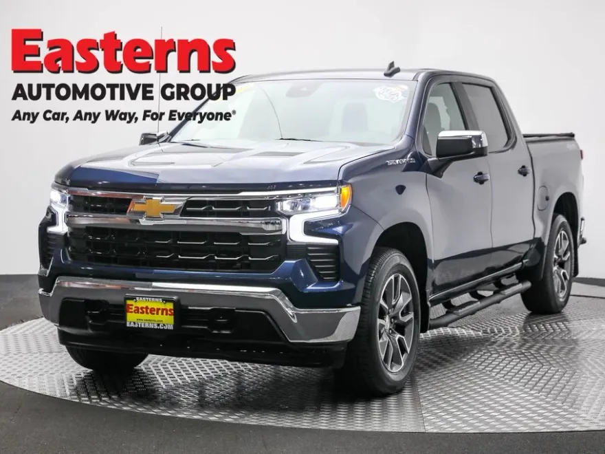 2022 Chevrolet Silverado 1500 LT photo 1