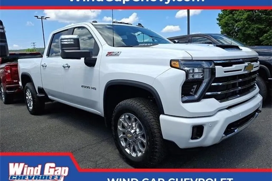 2025 Chevrolet Silverado 2500HD LT photo 1