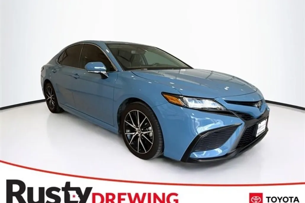 2023 Toyota Camry SE photo 1
