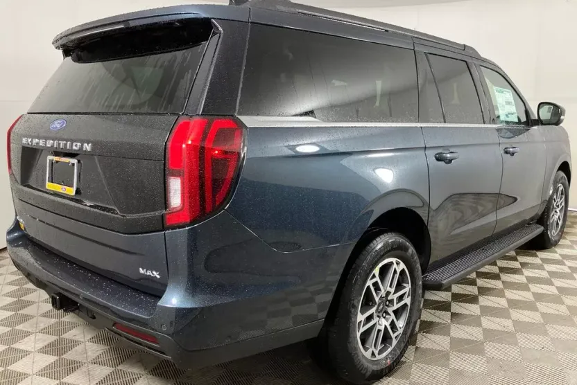 2025 Ford Expedition MAX photo 1