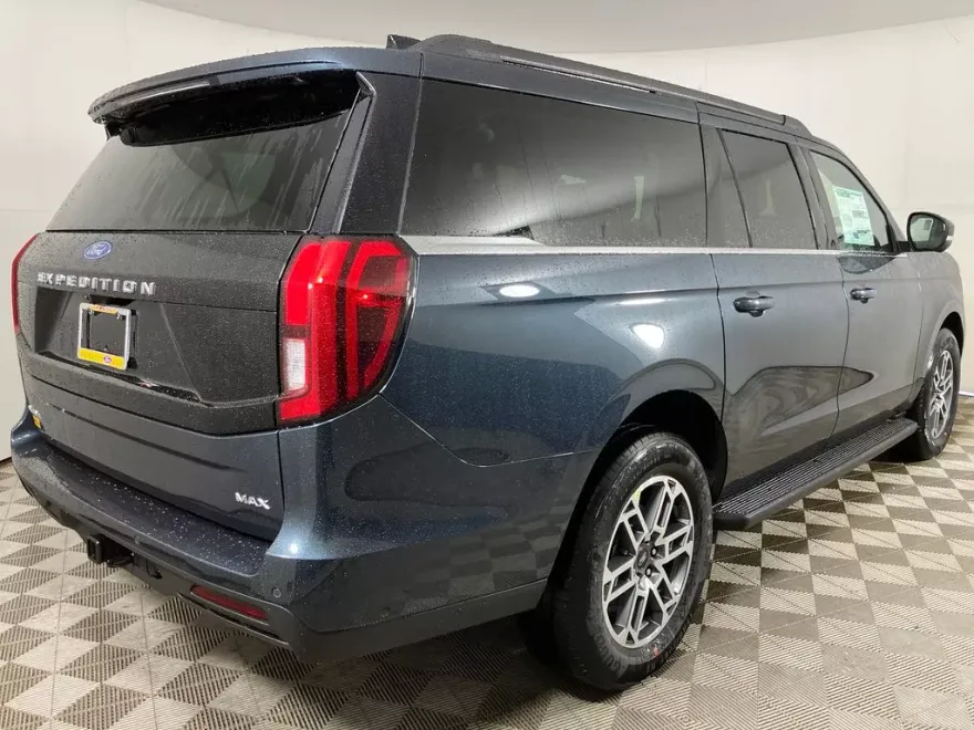 2025 Ford Expedition MAX photo 1