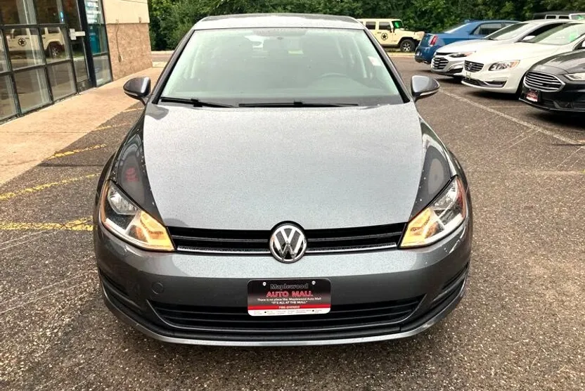 2017 Volkswagen Golf TSI S photo 1