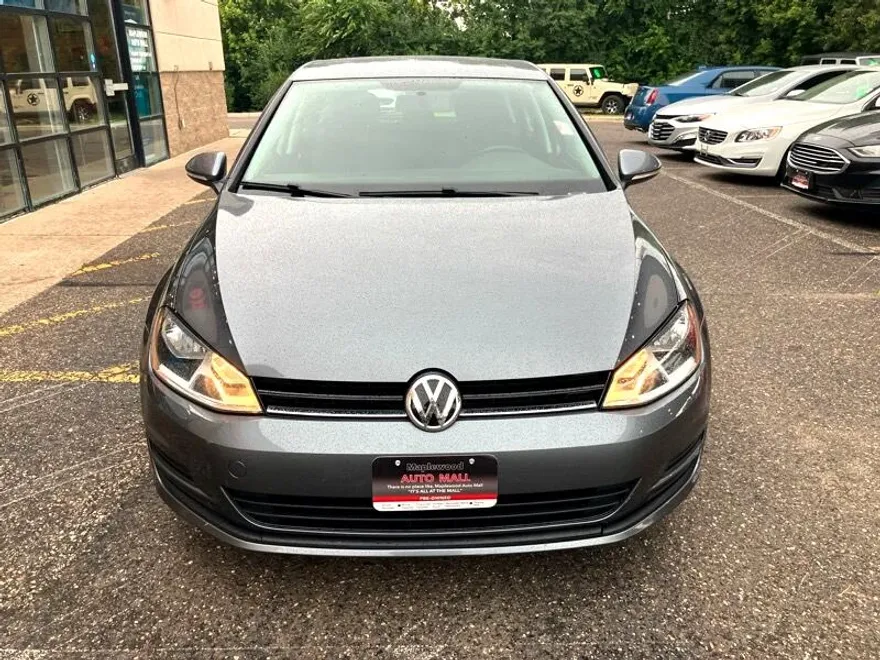 2017 Volkswagen Golf TSI S photo 1