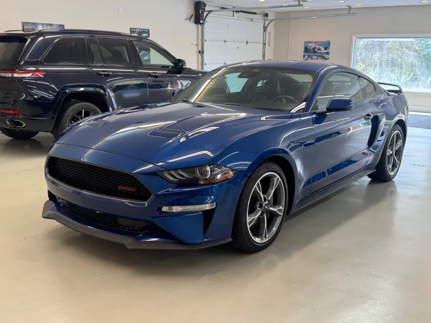 2023 Ford Mustang GT Premium photo 1