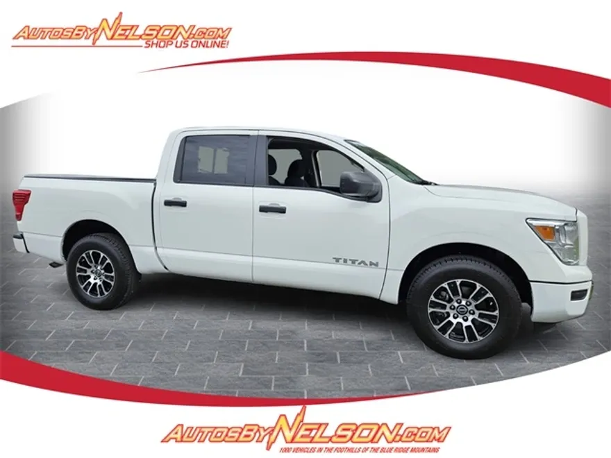 2023 Nissan Titan SV photo 1