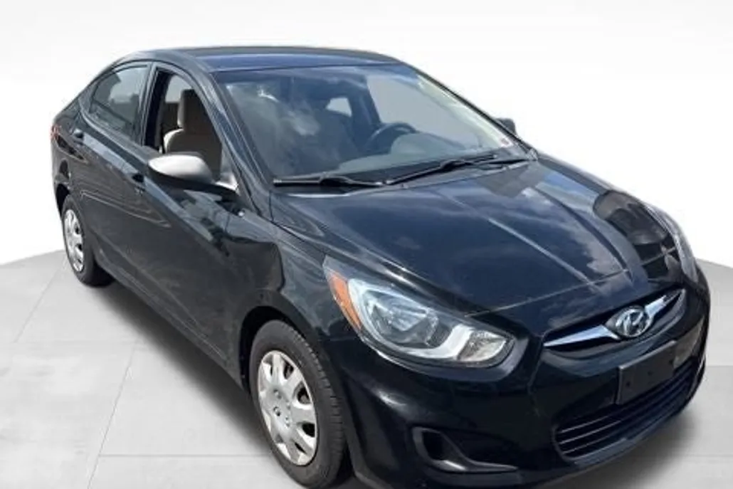 2012 Hyundai Accent GLS photo 1