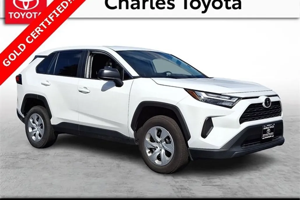 2024 Toyota RAV4 LE photo 1