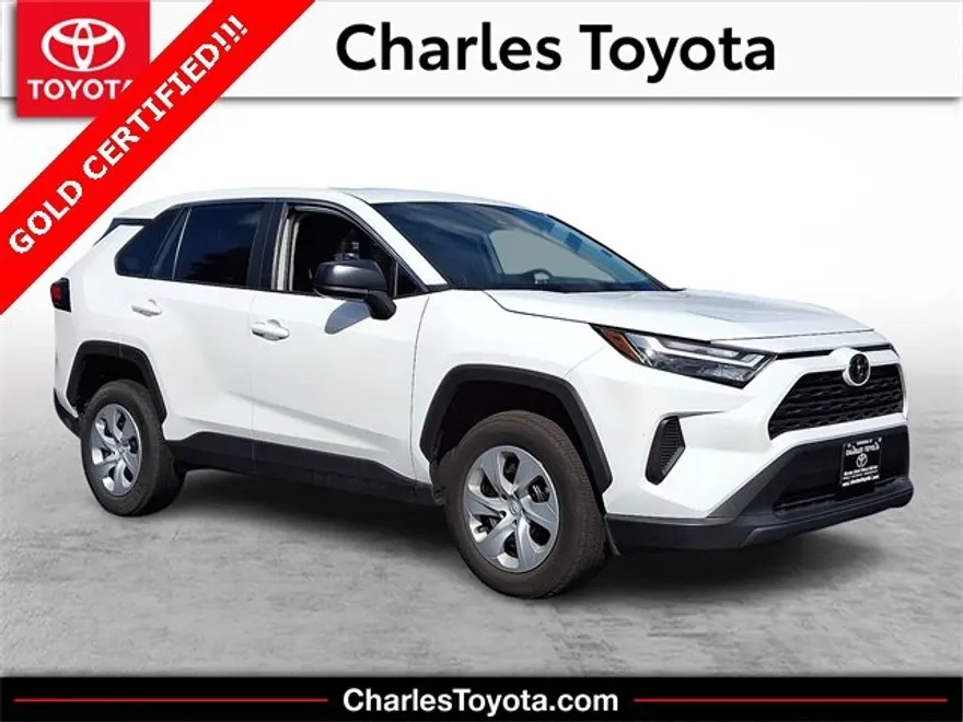 2024 Toyota RAV4 LE photo 1