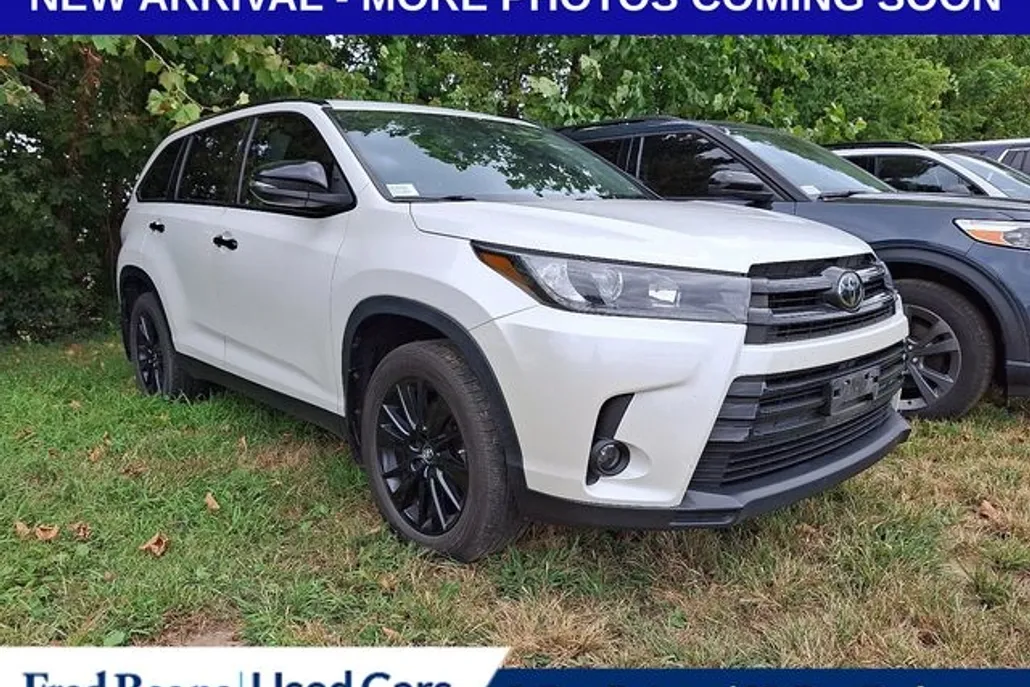 2019 Toyota Highlander SE photo 1