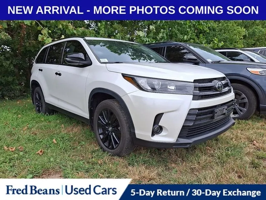 2019 Toyota Highlander SE photo 1