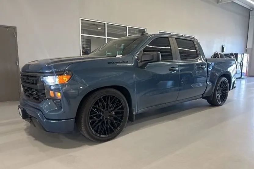 2024 Chevrolet Silverado 1500 Custom photo 1