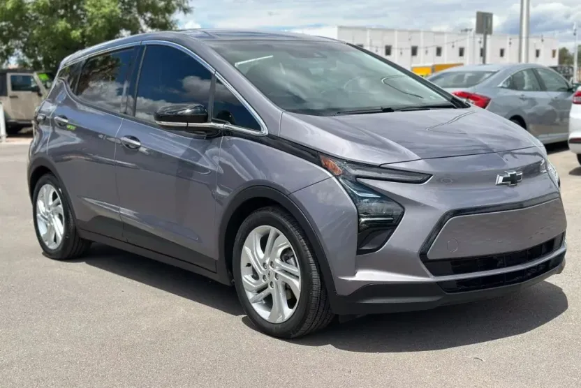 2022 Chevrolet Bolt EV 1LT photo 1