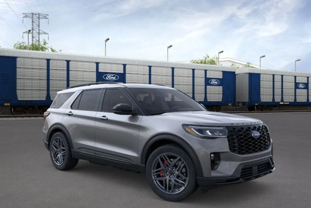 2025 Ford Explorer ST photo 1