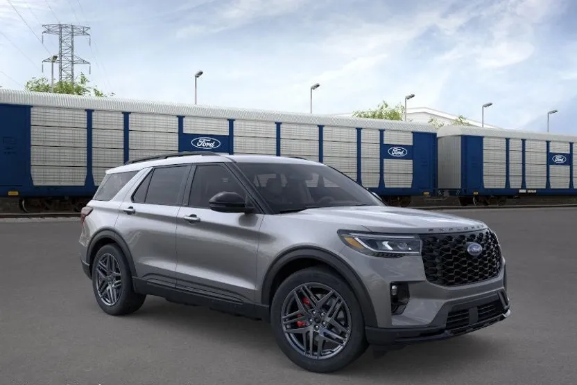 2025 Ford Explorer ST photo 1