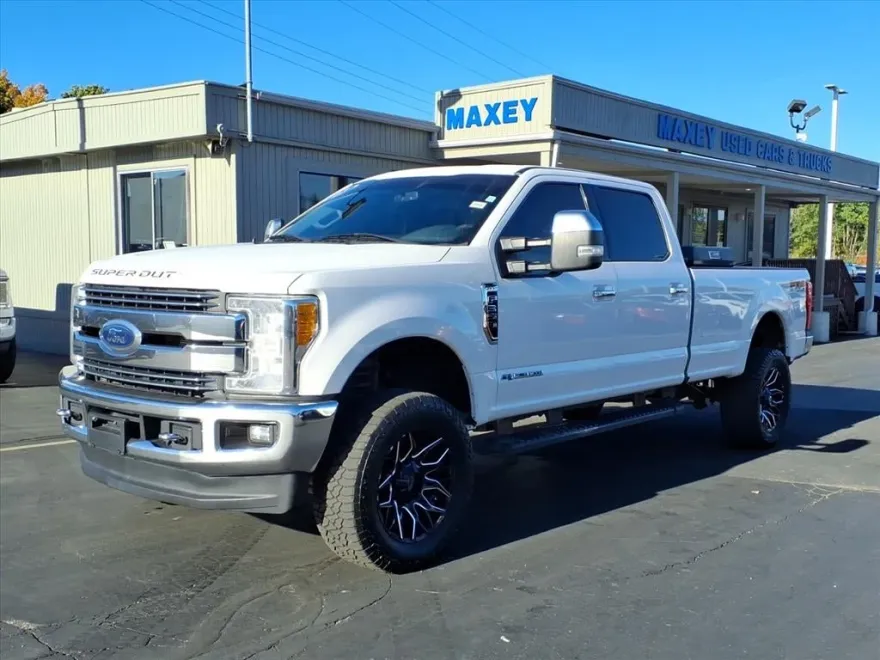 2017 Ford F-350 Lariat photo 1