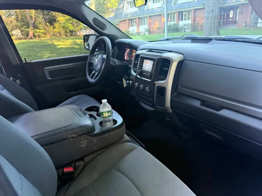 2019 Ram 1500 Classic SLT photo 1