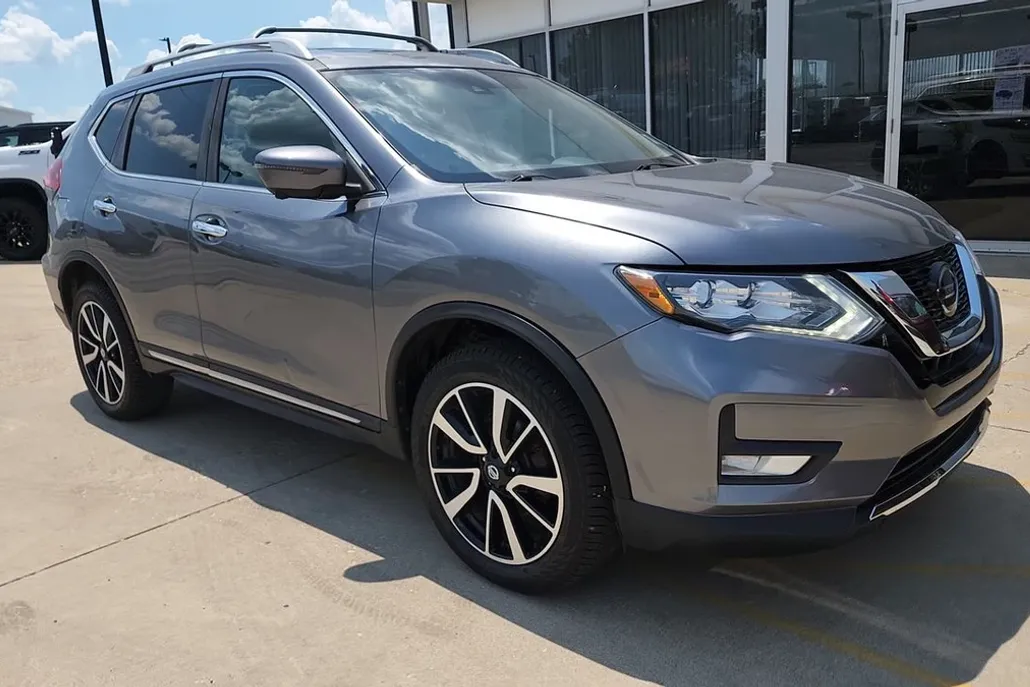 2020 Nissan Rogue SL photo 1