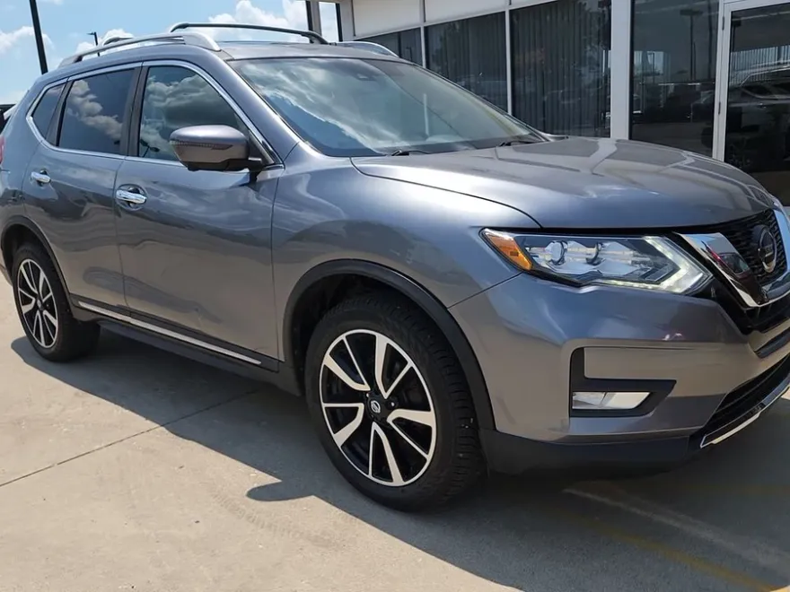 2020 Nissan Rogue SL photo 1