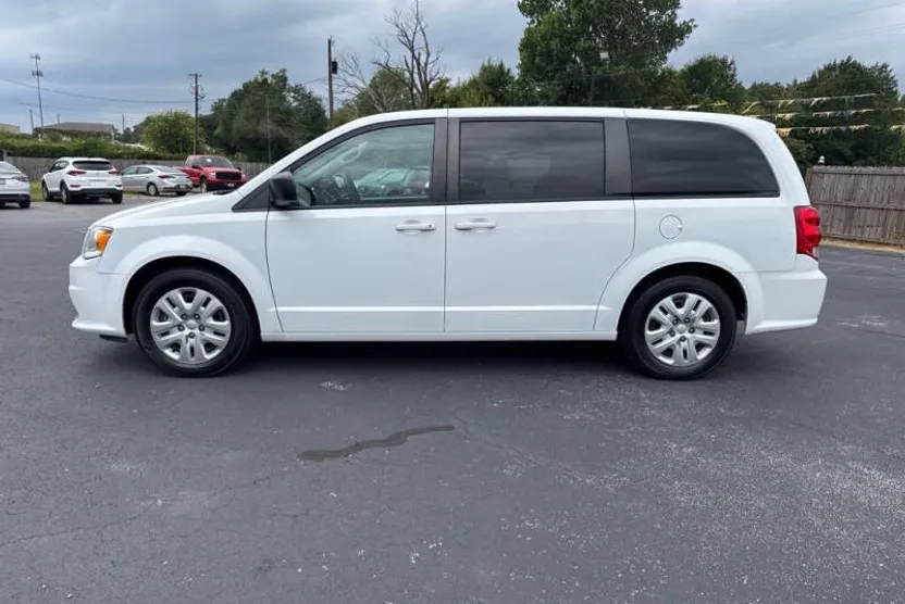 2018 Dodge Grand Caravan SE photo 1