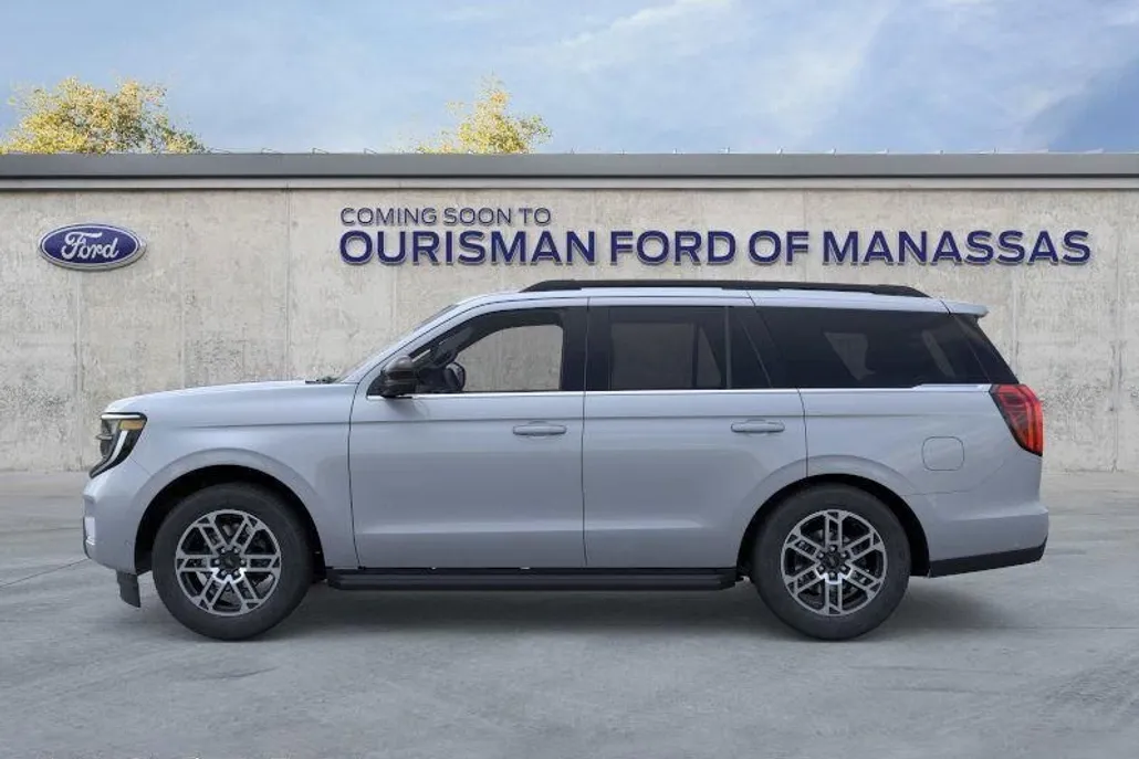2025 Ford Expedition photo 1
