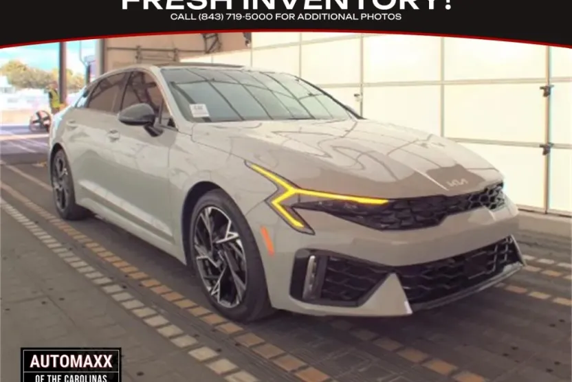 2025 Kia K5 GT-Line photo 1