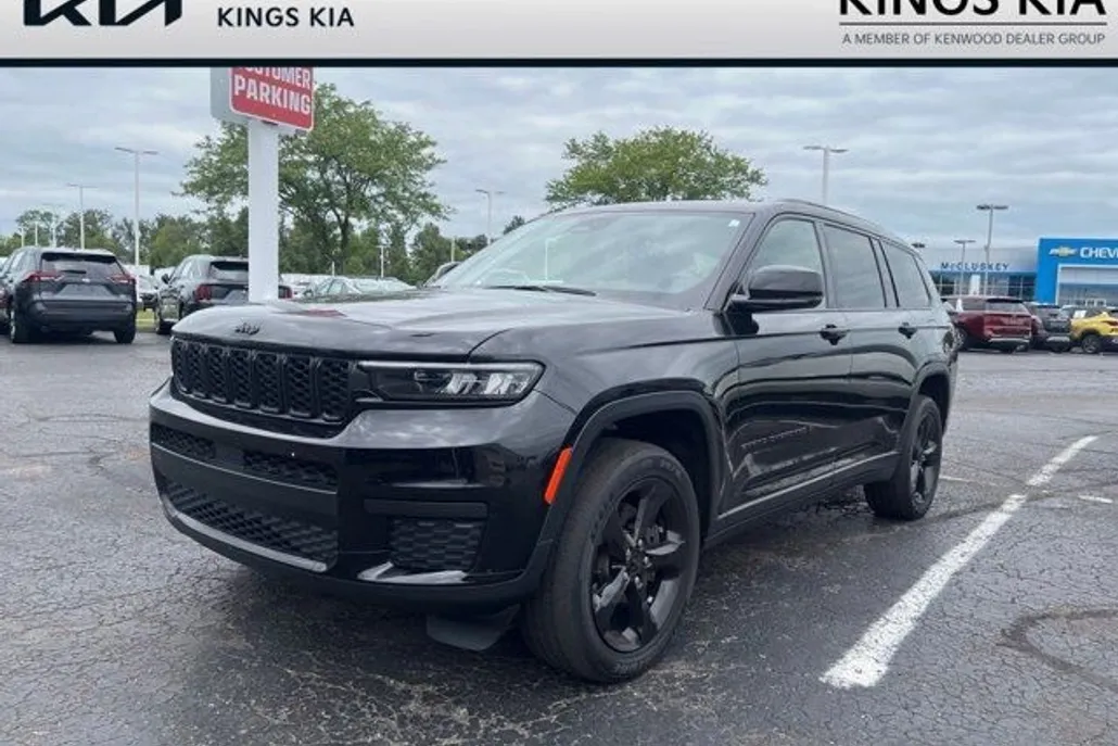 2022 Jeep Grand Cherokee Altitude photo 1