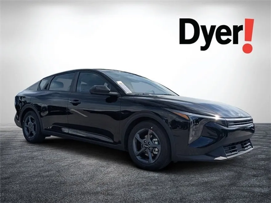 2025 Kia K4 LXS photo 1