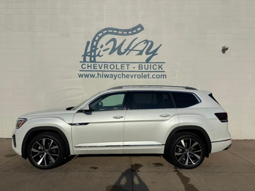2024 Volkswagen Atlas SEL Premium R-Line photo 1