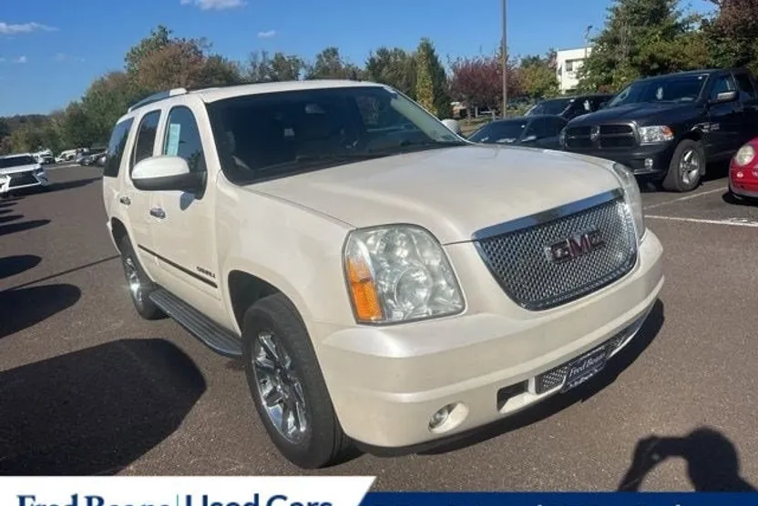 2012 Gmc Yukon Denali photo 1