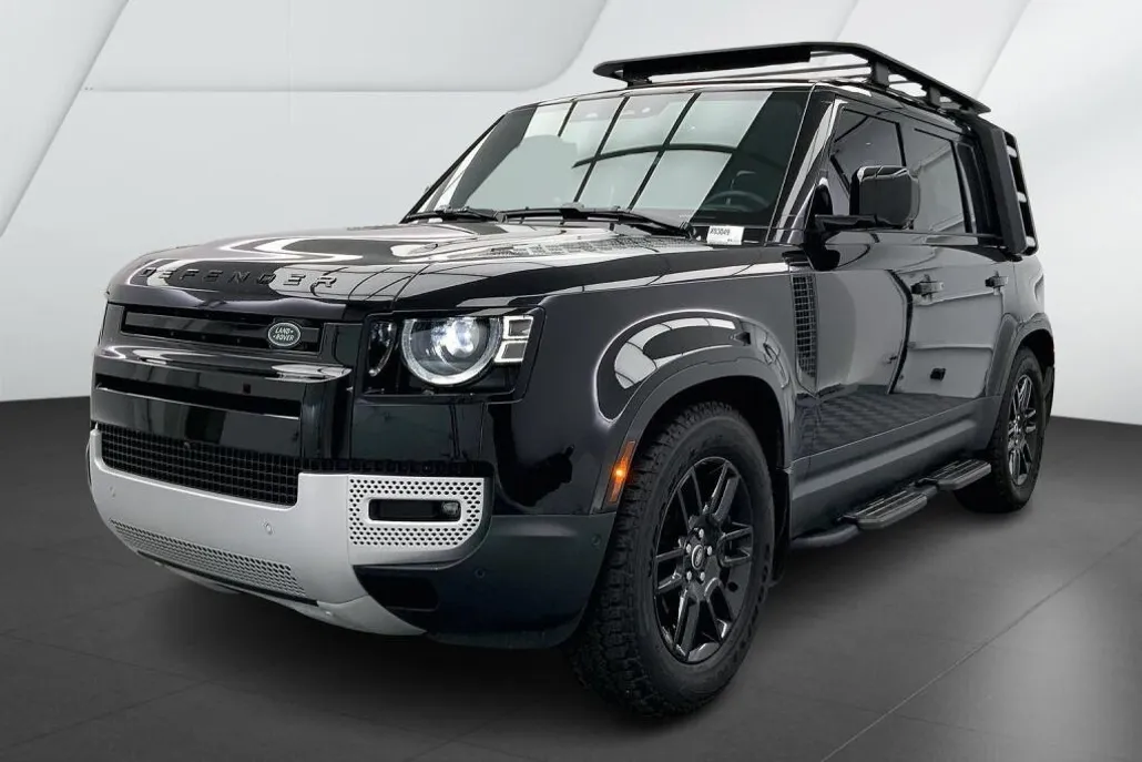2025 Land Rover Defender S photo 1