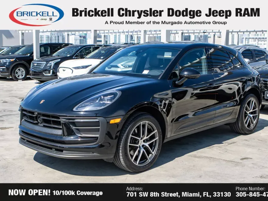2023 Porsche Macan T photo 1