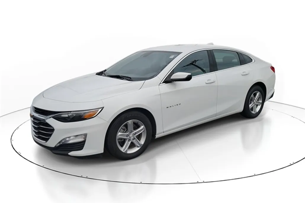 2024 Chevrolet Malibu 1LT photo 1