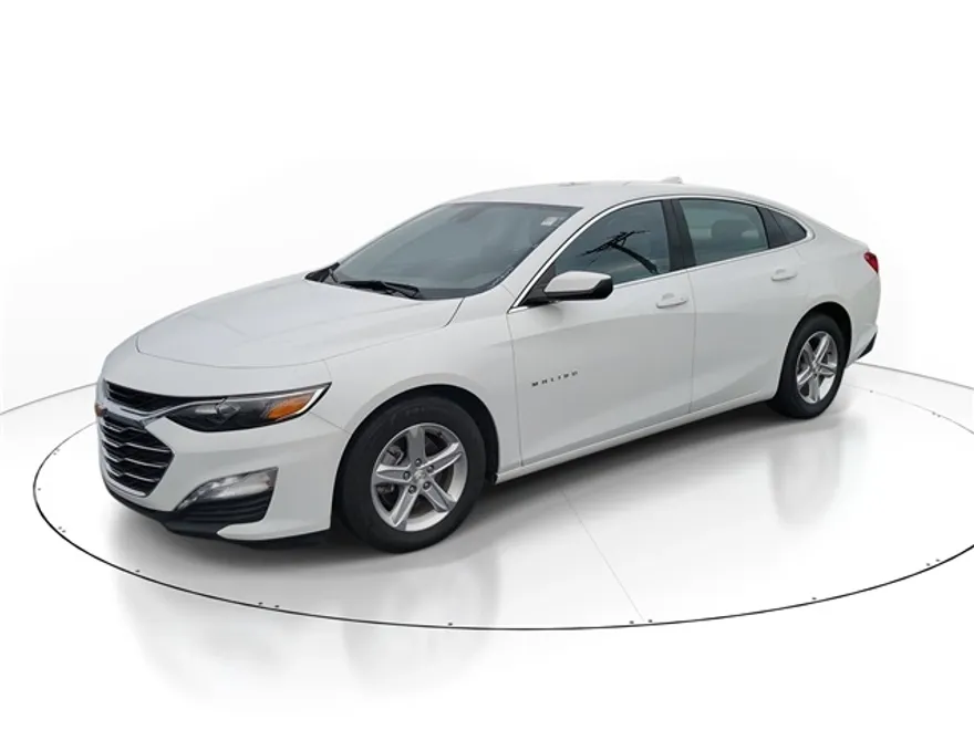2024 Chevrolet Malibu 1LT photo 1