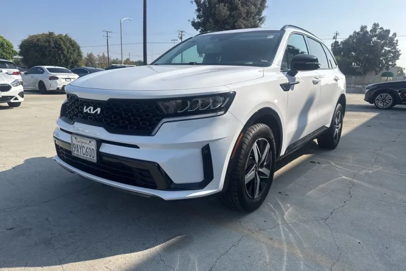 2022 Kia Sorento S photo 1
