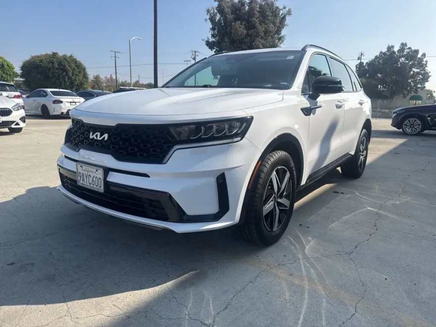 2022 Kia Sorento S photo 1