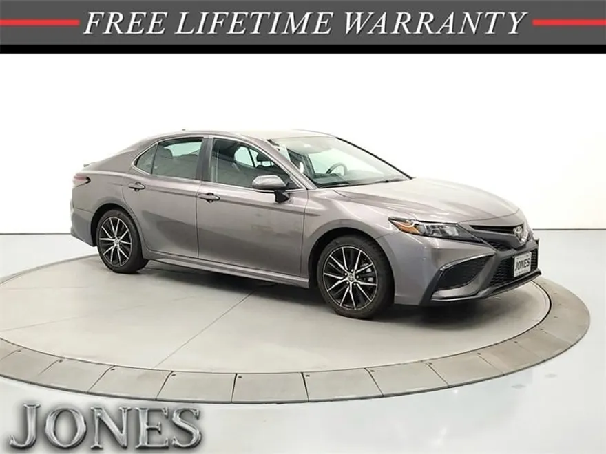 2024 Toyota Camry SE photo 1