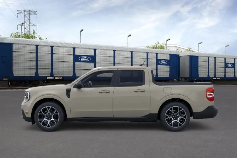 2025 Ford Maverick Lariat photo 1