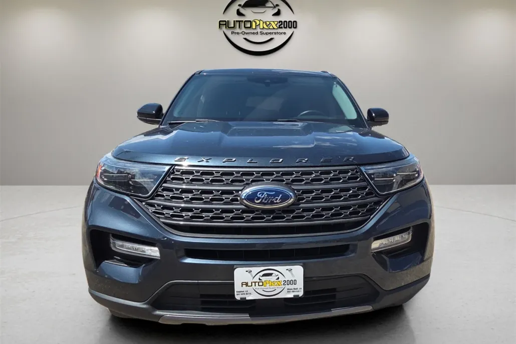 2022 Ford Explorer XLT photo 1