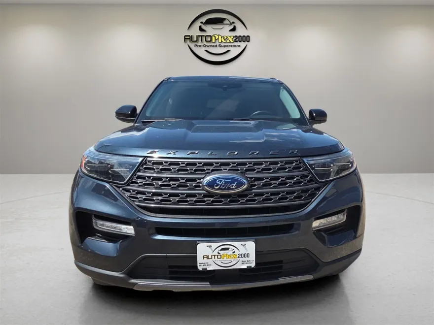 2022 Ford Explorer XLT photo 1