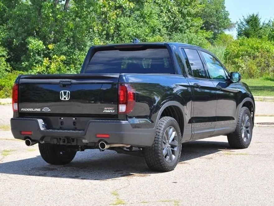 2023 Honda Ridgeline Sport photo 1