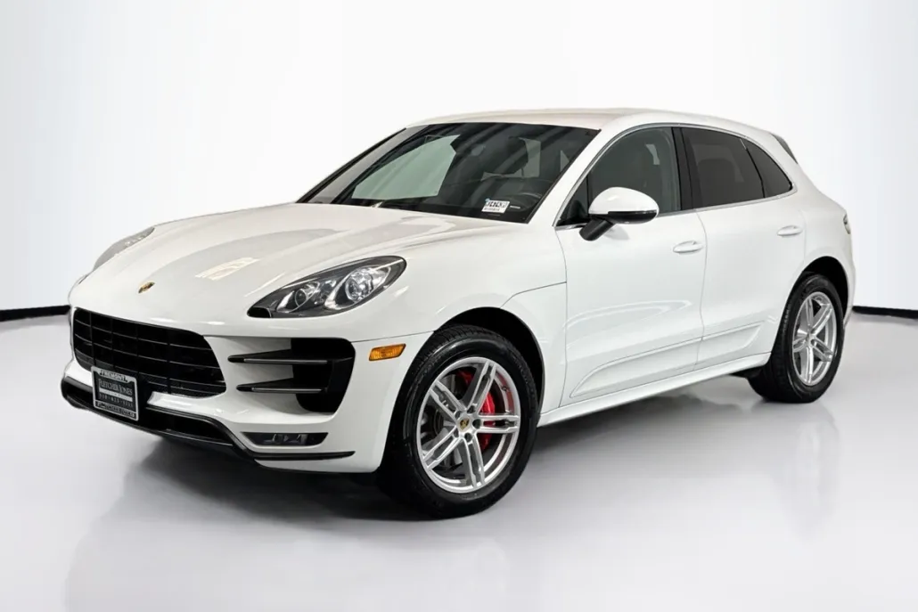 2015 Porsche Macan Turbo photo 1