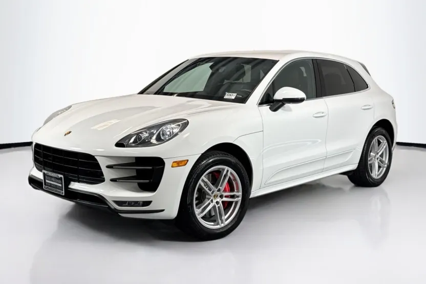 2015 Porsche Macan Turbo photo 1