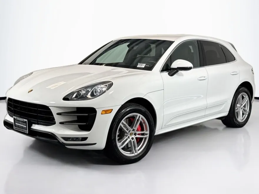2015 Porsche Macan Turbo photo 1