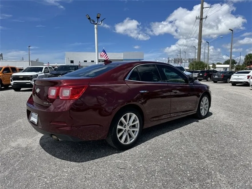 2015 Chevrolet Malibu LTZ photo 1