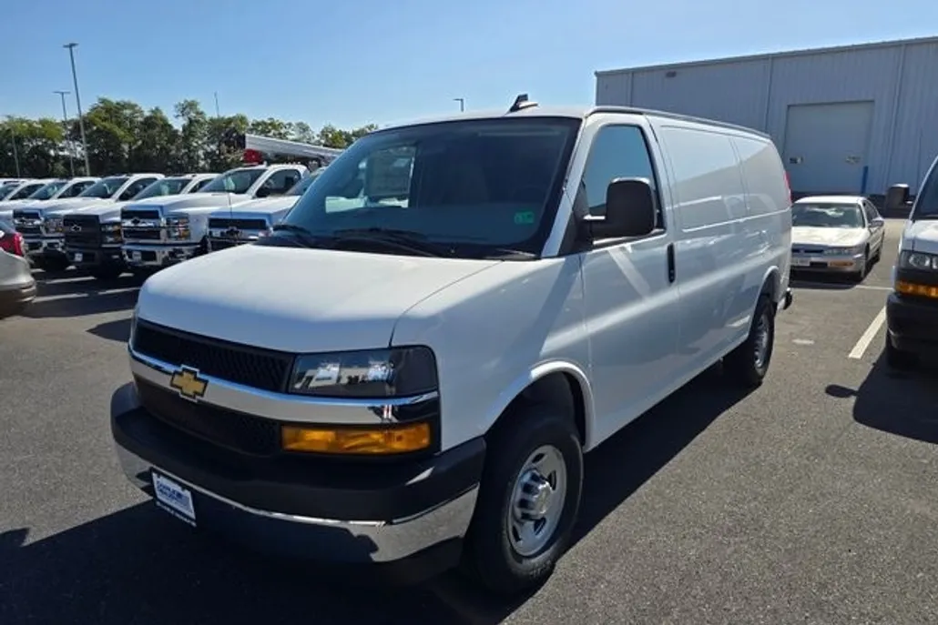 2025 Chevrolet Express 2500 Work Van photo 1
