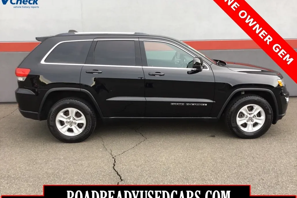 2017 Jeep Grand Cherokee Laredo photo 1