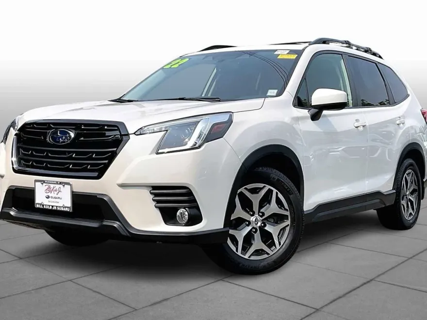 2022 Subaru Forester Premium photo 1